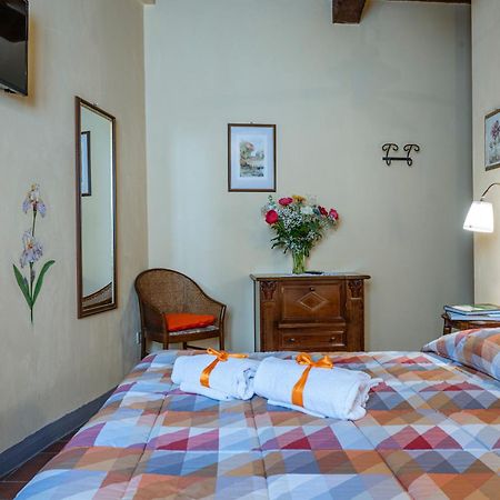 Antica Casa Dei Rassicurati Bed and Breakfast Montecarlo Exteriör bild