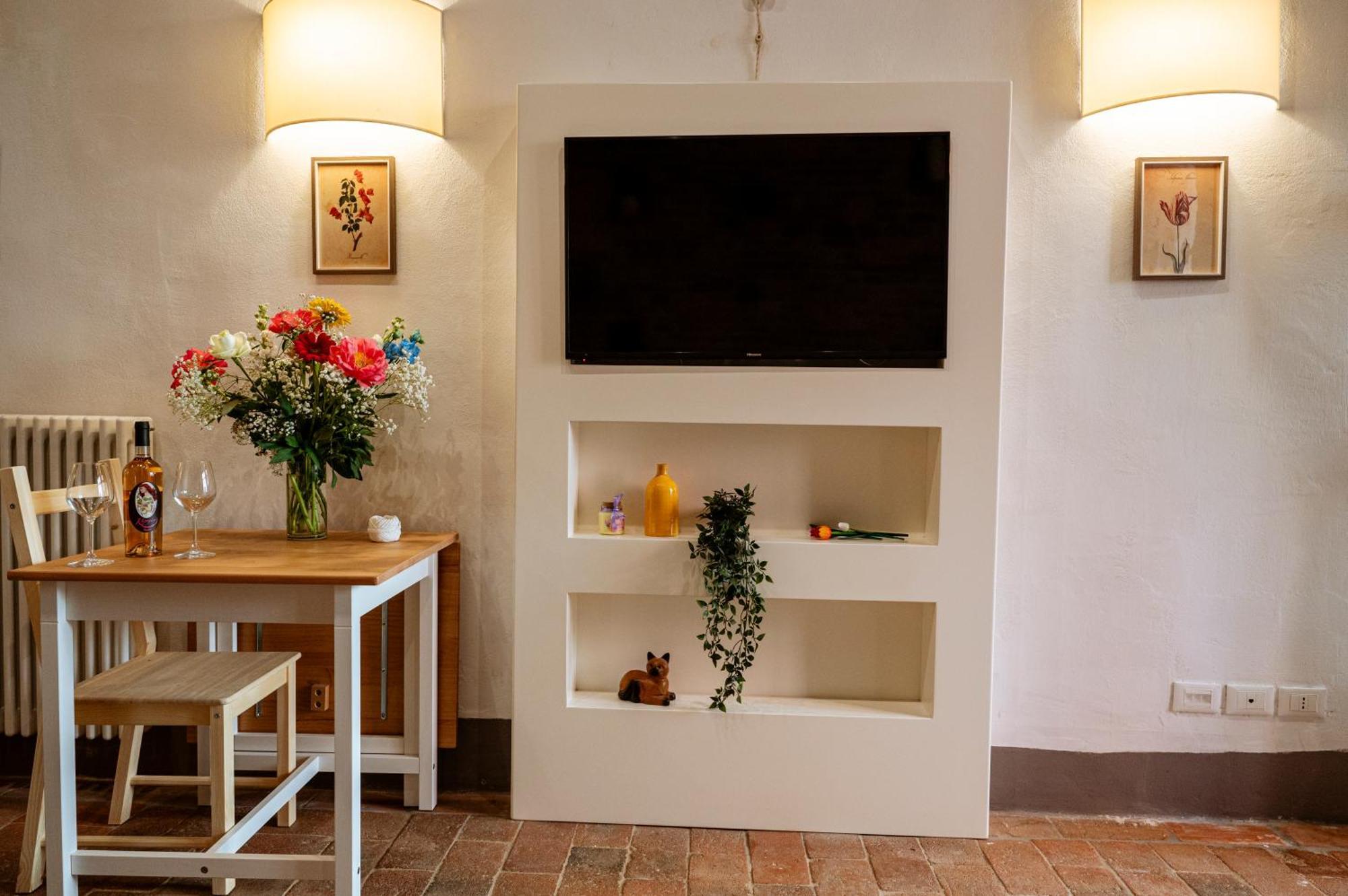 Antica Casa Dei Rassicurati Bed and Breakfast Montecarlo Exteriör bild