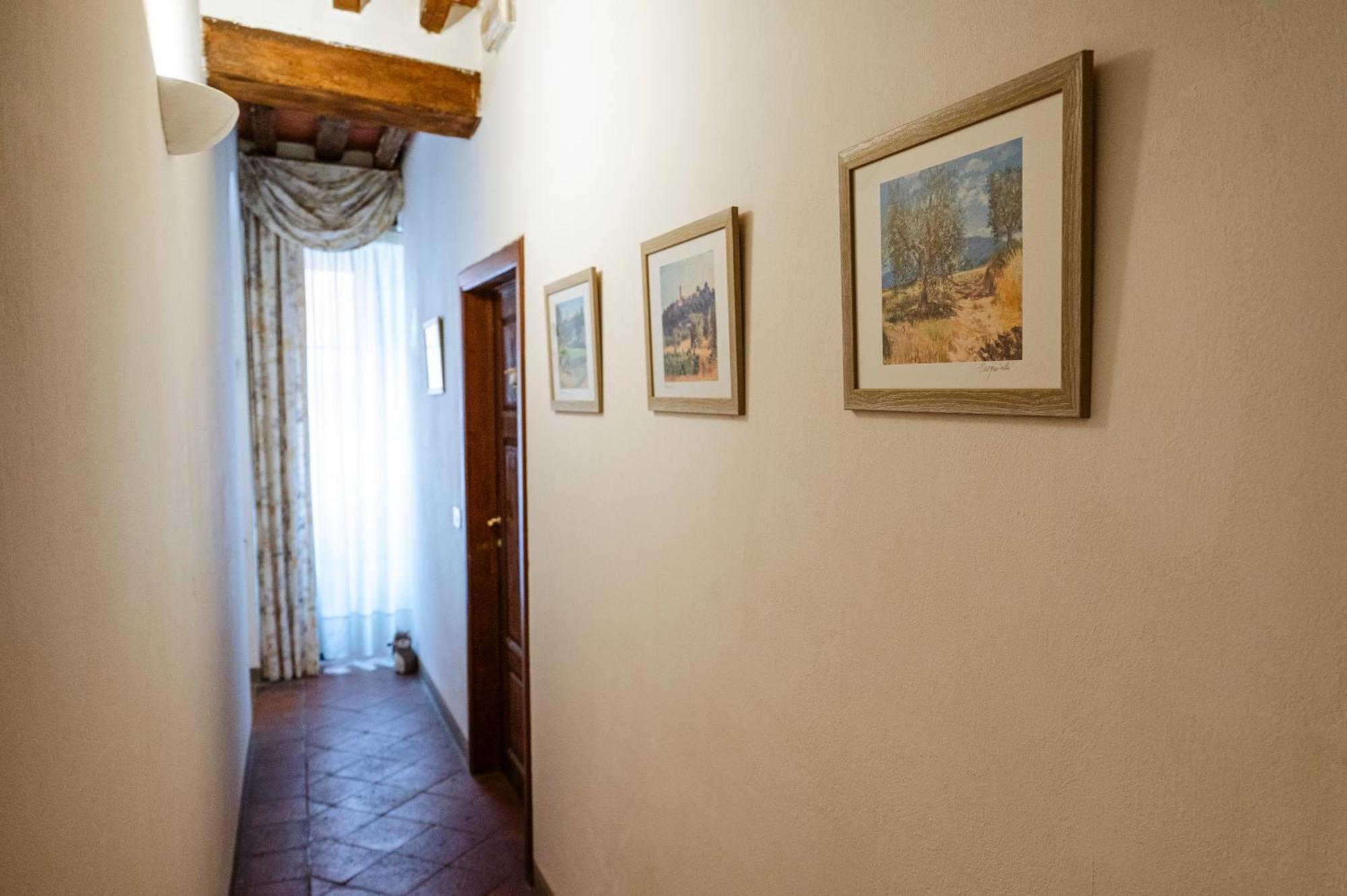 Antica Casa Dei Rassicurati Bed and Breakfast Montecarlo Exteriör bild