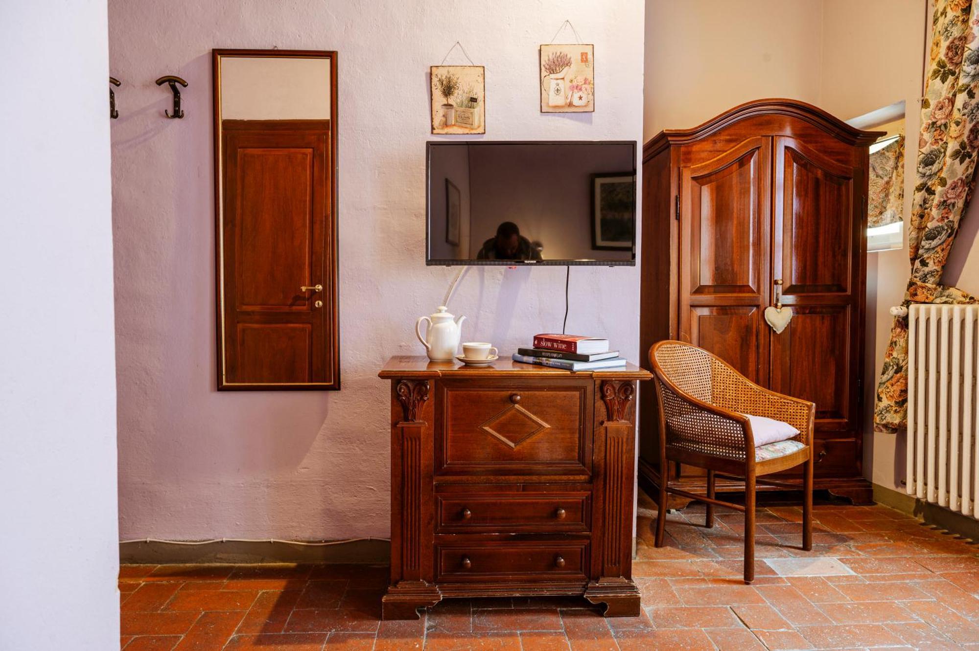 Antica Casa Dei Rassicurati Bed and Breakfast Montecarlo Exteriör bild
