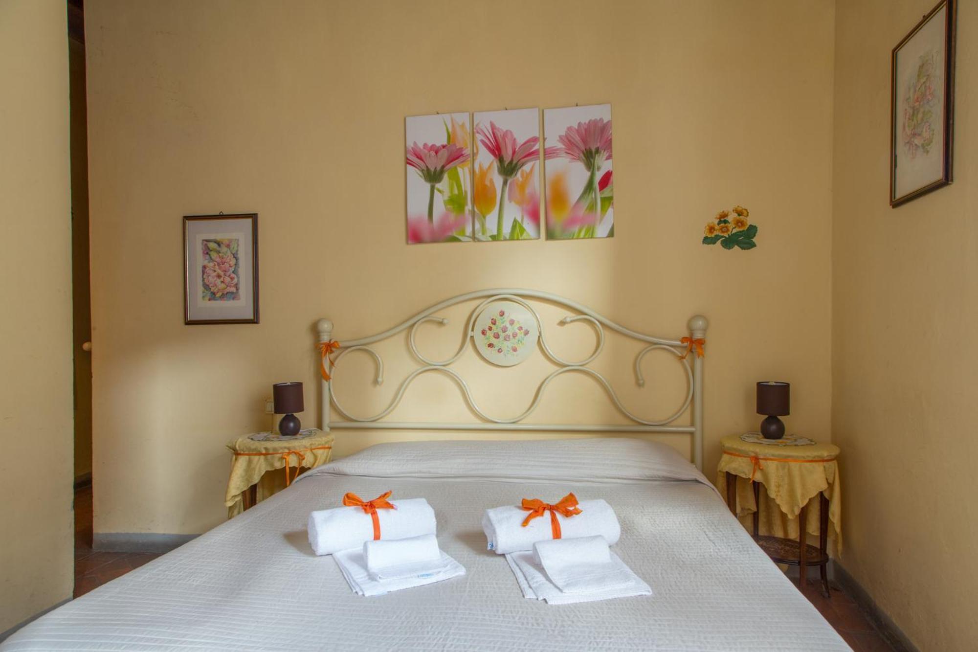 Antica Casa Dei Rassicurati Bed and Breakfast Montecarlo Exteriör bild