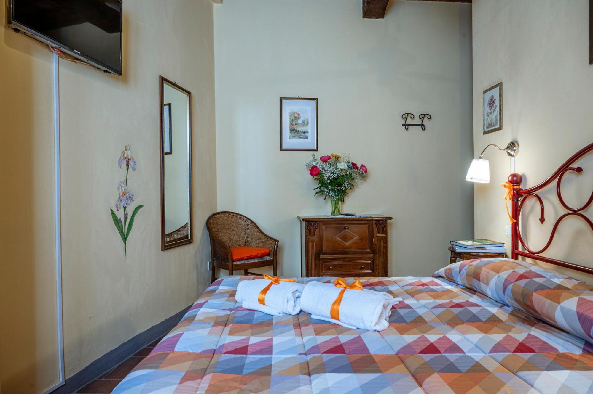 Antica Casa Dei Rassicurati Bed and Breakfast Montecarlo Exteriör bild