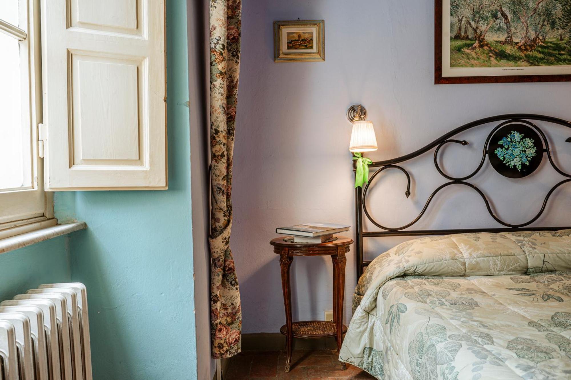 Antica Casa Dei Rassicurati Bed and Breakfast Montecarlo Exteriör bild