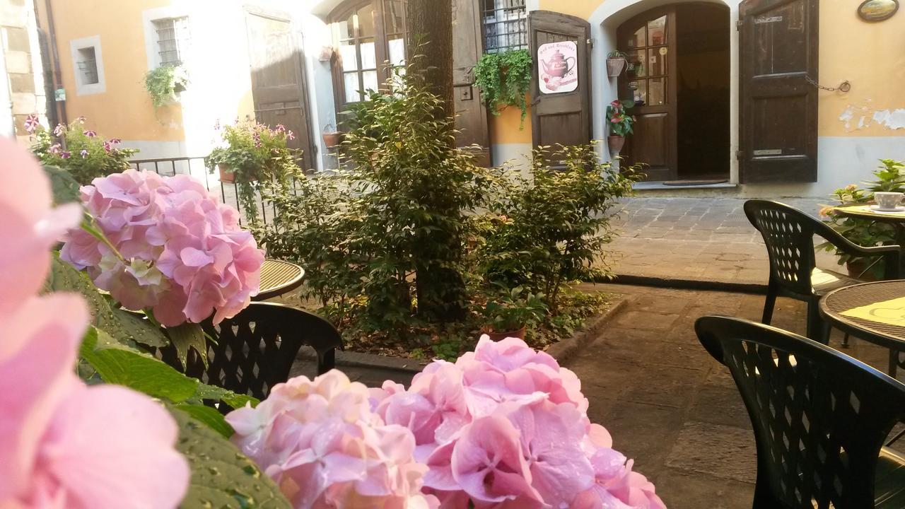 Antica Casa Dei Rassicurati Bed and Breakfast Montecarlo Exteriör bild