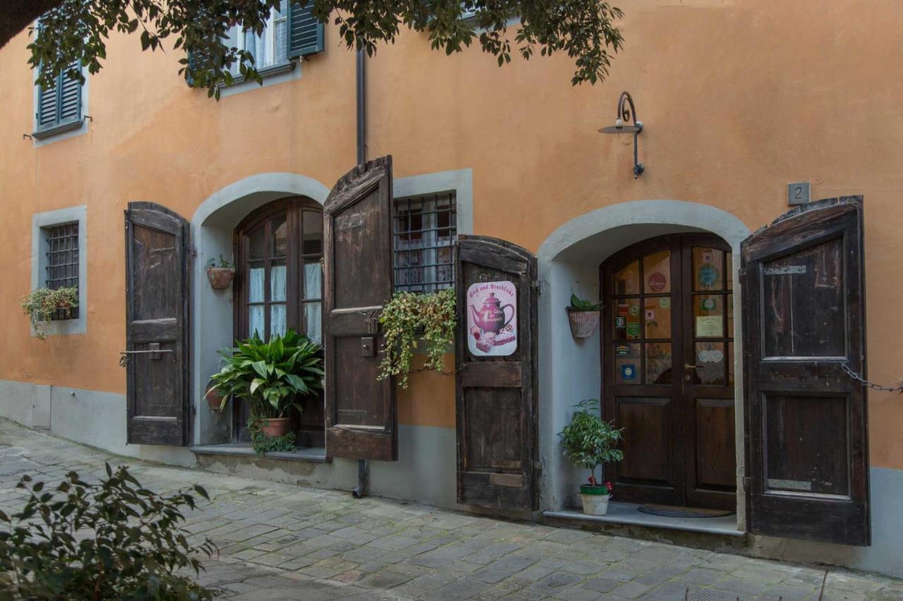 Antica Casa Dei Rassicurati Bed and Breakfast Montecarlo Exteriör bild