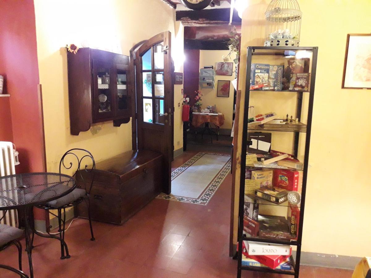 Antica Casa Dei Rassicurati Bed and Breakfast Montecarlo Exteriör bild